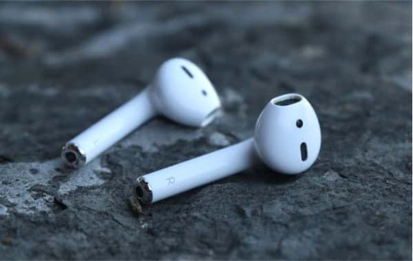 Airpods e Galaxy Buds: rischi per la salute a causa delle radiazioni  elettromagnetiche